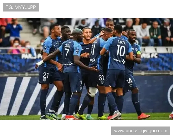 巴黎FC与里昂首发阵容分析:聚焦伊科内与奥塔维奥的关键角色